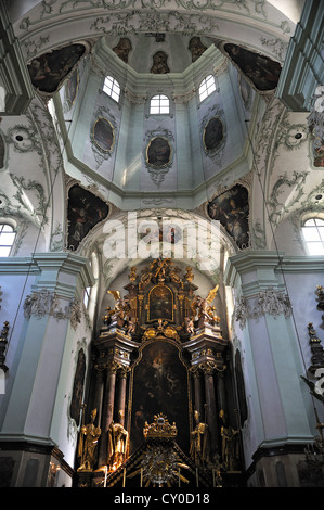 Rokoko Kuppel mit dem Hochaltar, 18. Jahrhundert, St.-Petri Kirche, überarbeitet 1760-66, St.-Peter Bezirk Salzburg Stockfoto