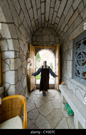 Shaolin Mönch Shi De Jian und das Kloster San Huang Zhai auf dem Song-Berg, China Stockfoto