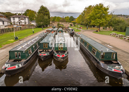 Das schmale Boot Becken an das Pontcysyllte-Aquädukt am Llangollen Kanal. Stockfoto