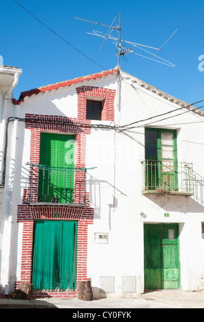 Fassade des Hauses. Lozoya, Provinz Madrid, Spanien. Stockfoto