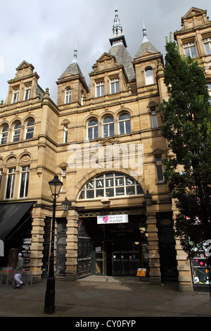 Der Eingang zum Borough Market in Halifax, West Yorkshire, England. Stockfoto