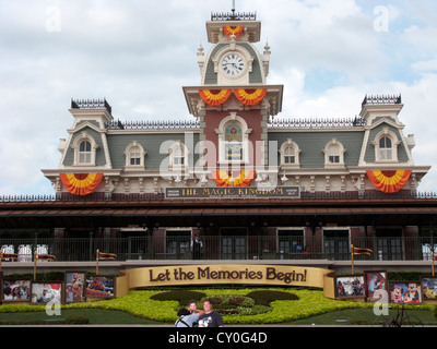 Bahnhof am Eingang in das magische Königreich Walt Disney World Florida Usa Stockfoto