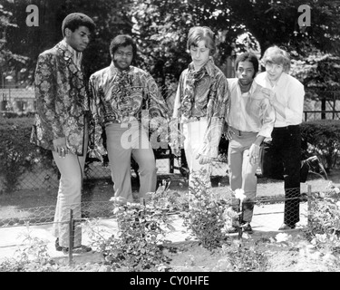 Das entspricht UK-pop-Gruppe im Mai 1968. Siehe Beschreibung unten für Namen. Foto Tony Gale Stockfoto