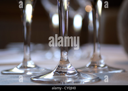 Unten drei Weingläser Stockfoto