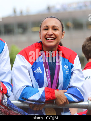 Jessica Ennis, Olympiasieger auf der London 2012 Olympische Parade; durch die Straßen von London. Stockfoto