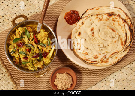 Blumenkohl trockene Curry. Die Masala Spikes auf den Geschmack und den Geschmack des Blumenkohls. Die Lieblings-Curry mit Roti gehen. Stockfoto