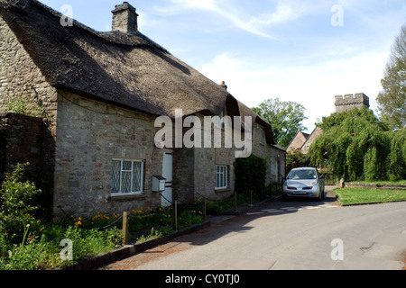 Kirchdorf grün und strohgedeckten Hütten St Hilary Vale von Glamorgan-Süd-Wales Stockfoto