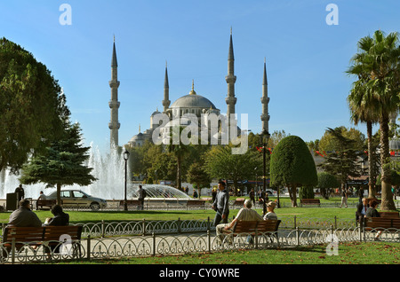 Alman Fountain Park und die blaue Moschee, Sultan Ahmet, Istanbul, Türkei Stockfoto