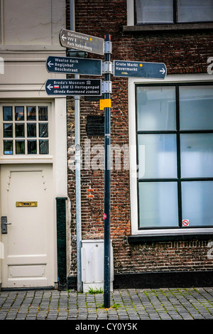 Mehrere Zeichen in der kleinen Stadt Breda Holland Stockfoto