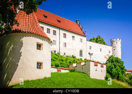 Hohes Schloss (Burg) schaut über Füssen in Deutschland Stockfoto