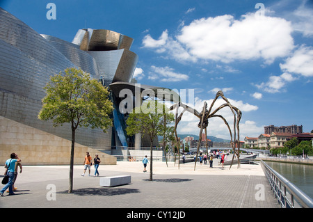Die Riesenspinne "Mama". Das Guggenheim Museum, Bilbao, Spanien. Baskenland, Euskadi Stockfoto