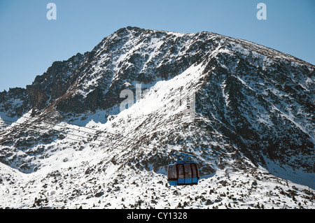 Cable Car lift im Skigebiet in Andorra Stockfoto
