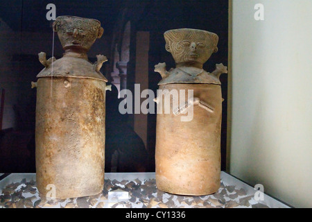 Urnen, Goldmuseum, Plaza de Simon Bolivar, Cartagena de Indias, Kolumbien Stockfoto