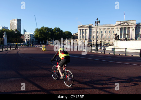 14. Oktober 2012, des Prinzen Vertrauen Palast zu Palast Charity Radtour, The Mall, London, UK Stockfoto