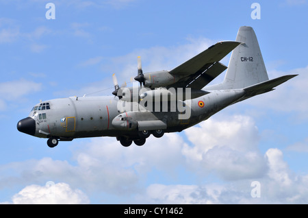 Lockheed C - 130H Hercules, betrieben von der belgischen Luftwaffe im Landeanflug auf RAF Fairford Stockfoto