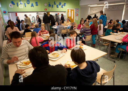 Sami-Kind in der Schule im Norden Finnlands Stockfoto