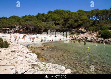 Menschen Baden Cala Barca Strand, Santanyi "Bezirk, Ostküste Mallorca Meer Balearen Spanien Stockfoto