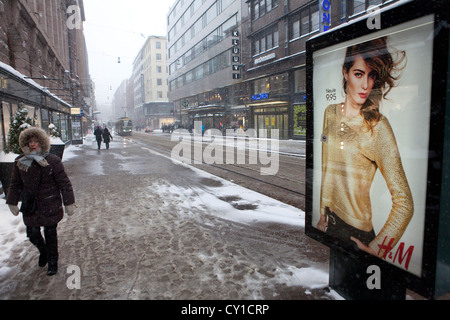 Alexandergatan (Haupteinkaufsstraße in Helsinki) Stockfoto