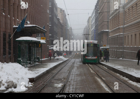 Alexandergatan (Haupteinkaufsstraße in Helsinki) Stockfoto