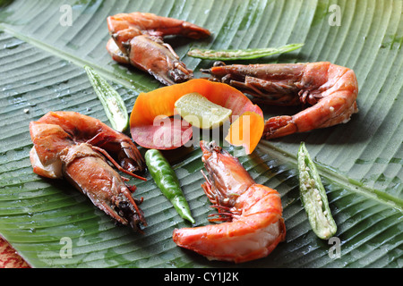 Gebratene Garnele ist eine tiefe gebratenen Küche in Kerala sowie Restaurants weltweit beliebt. Dies ist Kerala Stil würzige Garnelen anbraten. Stockfoto