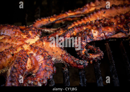 Kleine Tintenfische vom Grill, Limassol, Zypern Stockfoto