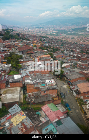 Der Hang-Gemeinschaft von Santo Domingo in Medellin, auch bekannt als Comunas. Stockfoto