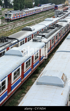 Alte Pkw-Fahrzeuge bei Haydarpaşa Terminus, Kadiköy, Istanbul. Stockfoto
