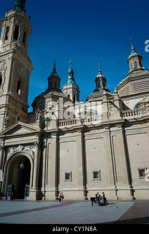 Die römisch-katholische Basilika-Kathedrale unserer lieben Frau von der Säule. Stockfoto