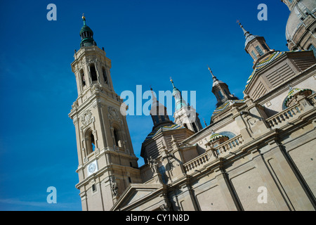 Die römisch-katholische Basilika-Kathedrale unserer lieben Frau von der Säule. Stockfoto