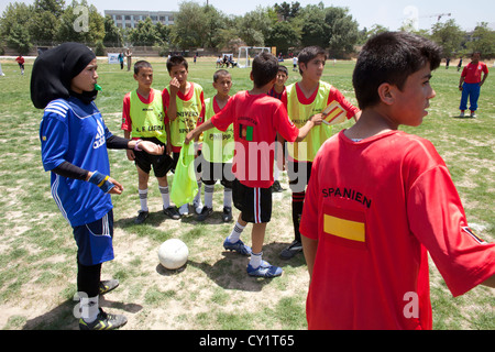 Mädchen Spieler Feld Welt Cup jungen sport Kabul. Keim Stockfoto