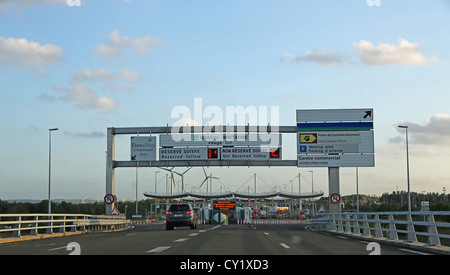 Calais Frankreich Mautstellen im Eurotunnel Stockfoto