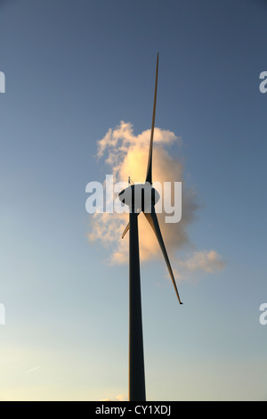 Calais Frankreich Windkraftanlage in der Nähe von Eurotunnel Stockfoto