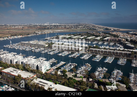 Hunderte von Booten und Yachten sind in Marina Del Rey in Los Angeles festgemacht. Stockfoto