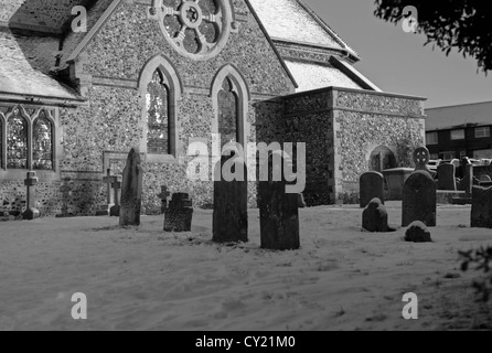 Verschneiten Friedhof Stockfoto