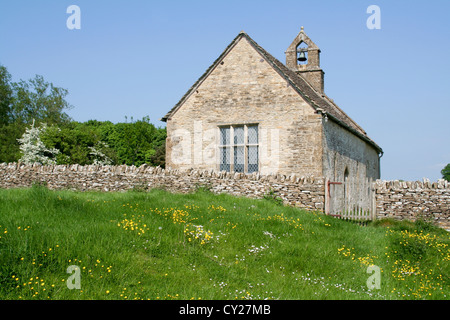 St. Oswald Kirche in den Bereichen Widford-Oxfordshire-England-UK Stockfoto