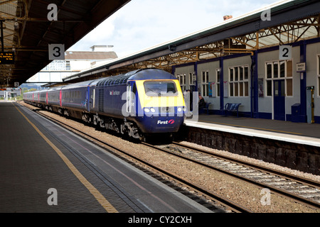 First Great Western intercity Zug Ankunft am Bahnhof von Newton Abbot in Devon Stockfoto