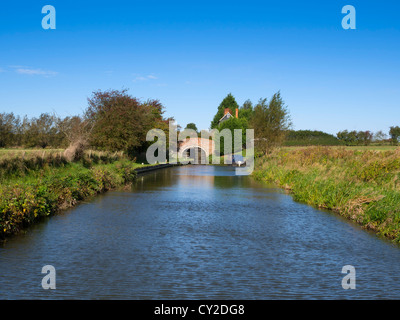 Brücke 194 und Somerton Tiefe Sperre auf der Oxford Union Kanal oben Somerton, Oxfordshire. Stockfoto