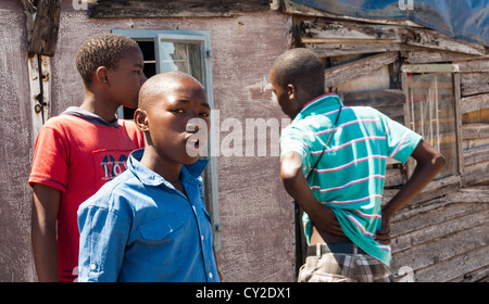 Jungs im Teenageralter, Langa Townshp, Südafrika Stockfoto