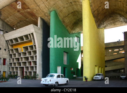 Le Corbusier, High Court, Chandigarh, Punjab, Indien Stockfoto