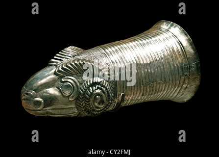 Schiff beenden in den Kopf eines Widders Eisenzeit III 7. – 6. Jh. v. Chr. nordwestlichen Iran Silber 37 cm Stockfoto