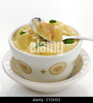 Kartoffeln, Brokkoli und Käse-Suppe, Nahaufnahme Stockfoto