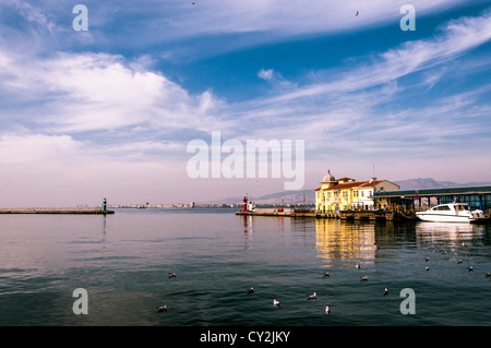 Malerische Aussicht im Hafen von Izmir, Türkei Stockfoto