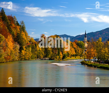 DE - Bayern: Fluss Isar bei Bad Tölz Stockfoto