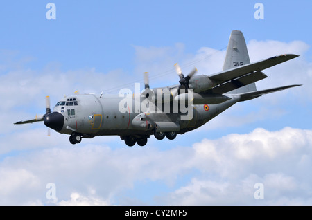 Lockheed C - 130H Hercules, betrieben von der belgischen Luftwaffe im Landeanflug auf RAF Fairford Stockfoto