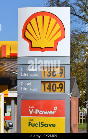 Shell Tankstelle Zeichen, Leamington Spa, Warwickshire, UK Stockfoto