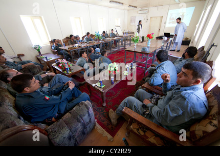 Niederländische Polizei Mentoren Training afghanische Polizisten in Kunduz. Stockfoto