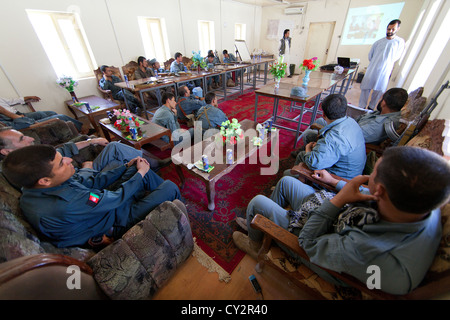 Niederländische Polizei Mentoren Training afghanische Polizisten in Kunduz. Stockfoto