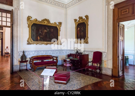 Das Vorzimmer im Nationalpalast von Mafra, Kloster und Basilika in Portugal. Franziskaner Orden. Barock-Architektur. Stockfoto