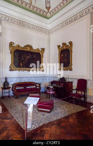 Das Vorzimmer im Nationalpalast von Mafra, Kloster und Basilika in Portugal. Franziskaner Orden. Barock-Architektur. Stockfoto