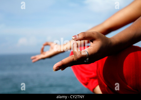 Finger in meditativen poture Stockfoto